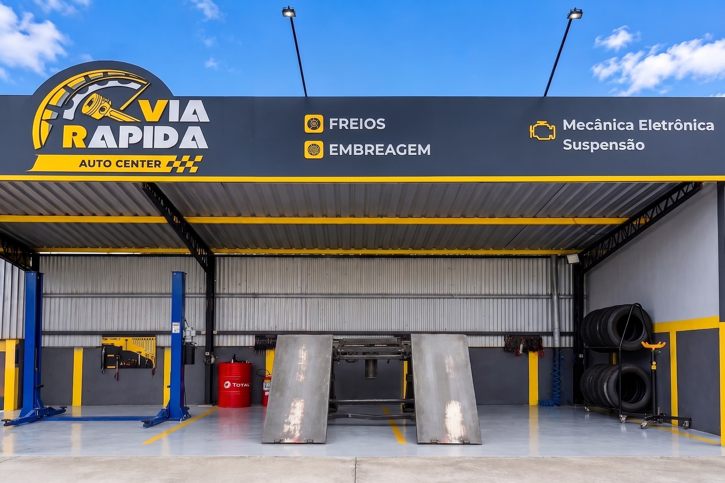 Box de serviço com elevador e rampa de alinhamento